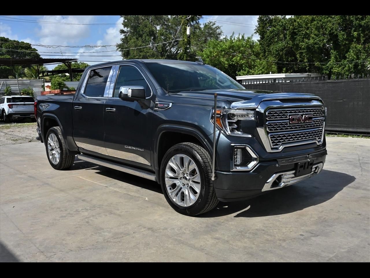 2020 GMC Sierra 1500 Denali Pickup 4D 5 3/4 ft