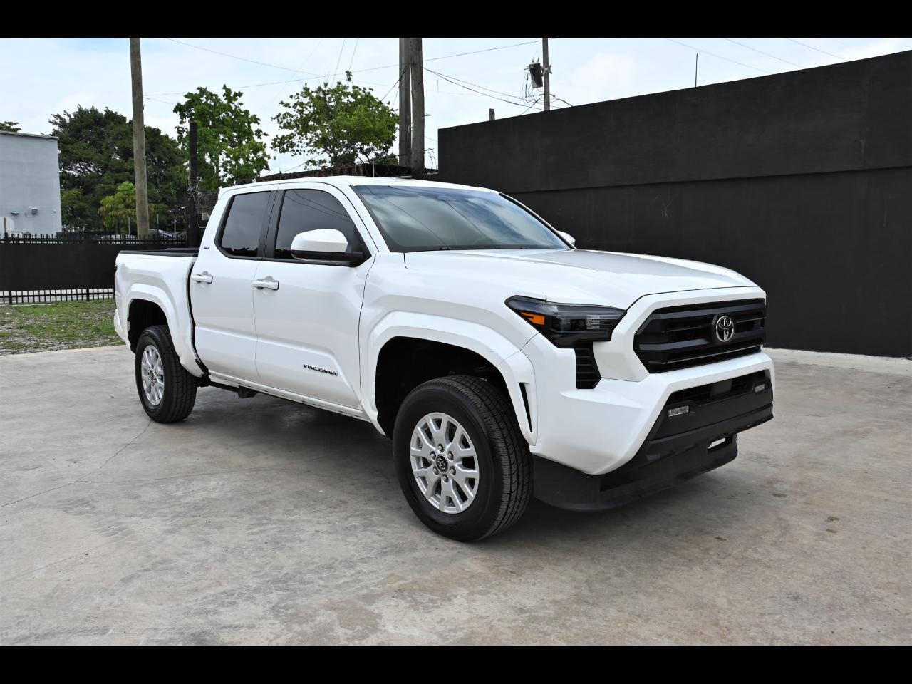 2025 Toyota Tacoma SR5 Pickup 4D 5 ft