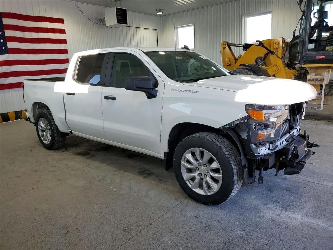 2023 Chevrolet Silverado 1500 Custom Pickup 4D 5 3/4 ft