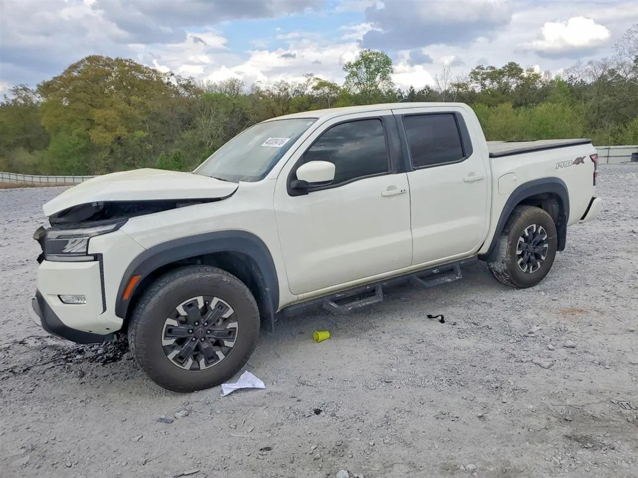 2023 Nissan Frontier PRO-4X (2023.25) Pickup 4D 5 ft