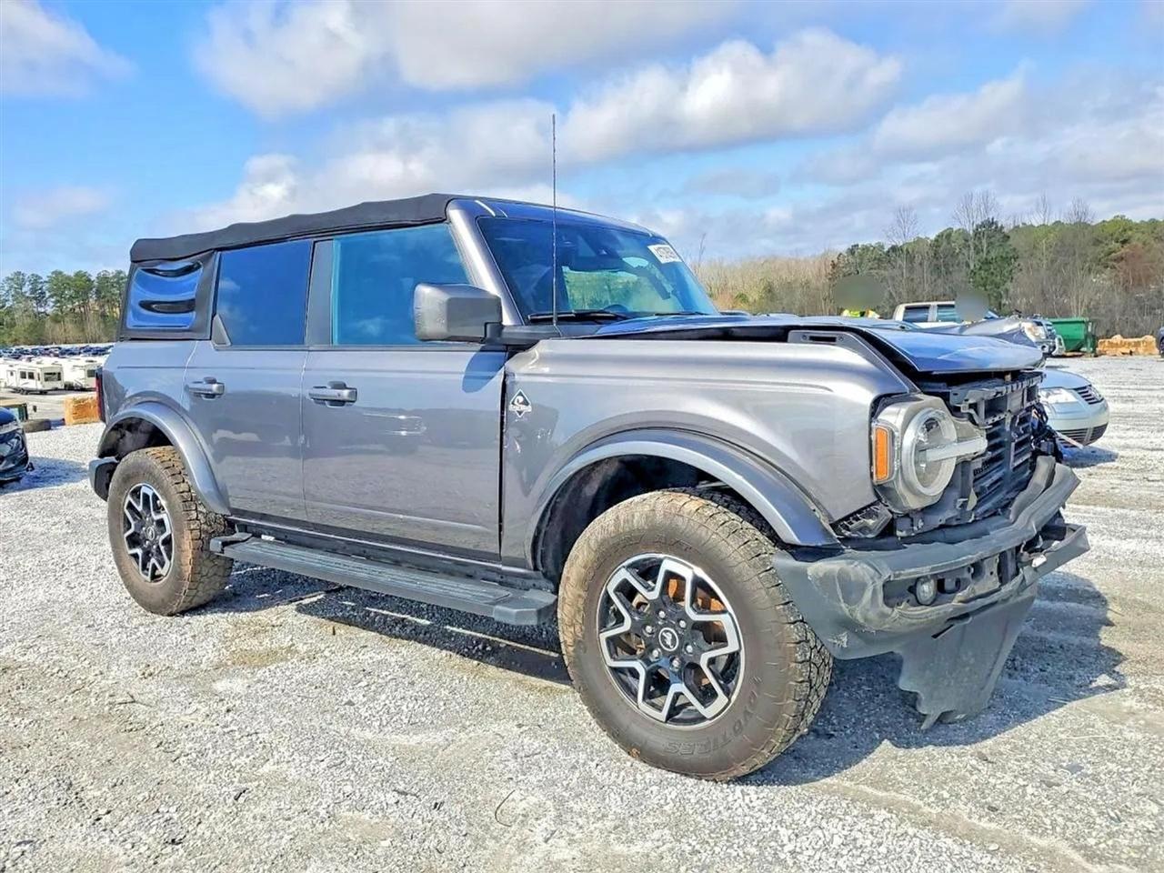 2022 Ford Bronco Outer Banks Sport Utility 4D