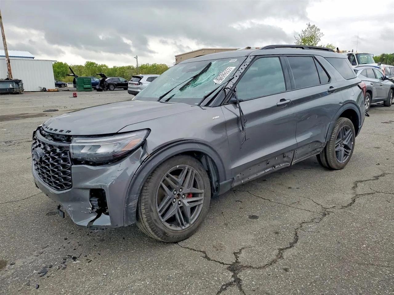 2025 Ford Explorer ST-Line Sport Utility 4D