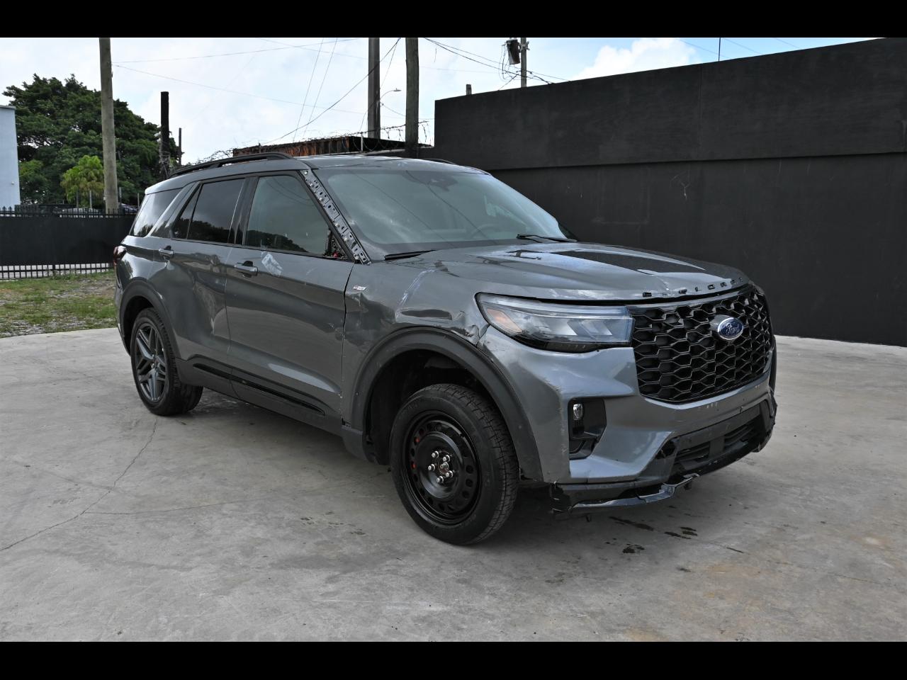 2025 Ford Explorer ST-Line Sport Utility 4D