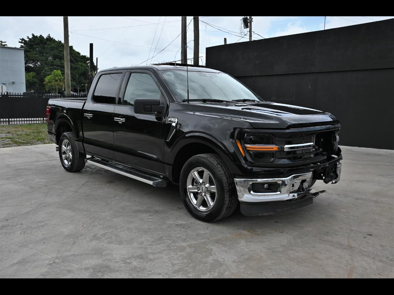 2025 Ford F-150 XLT Pickup 4D 5 1/2 ft