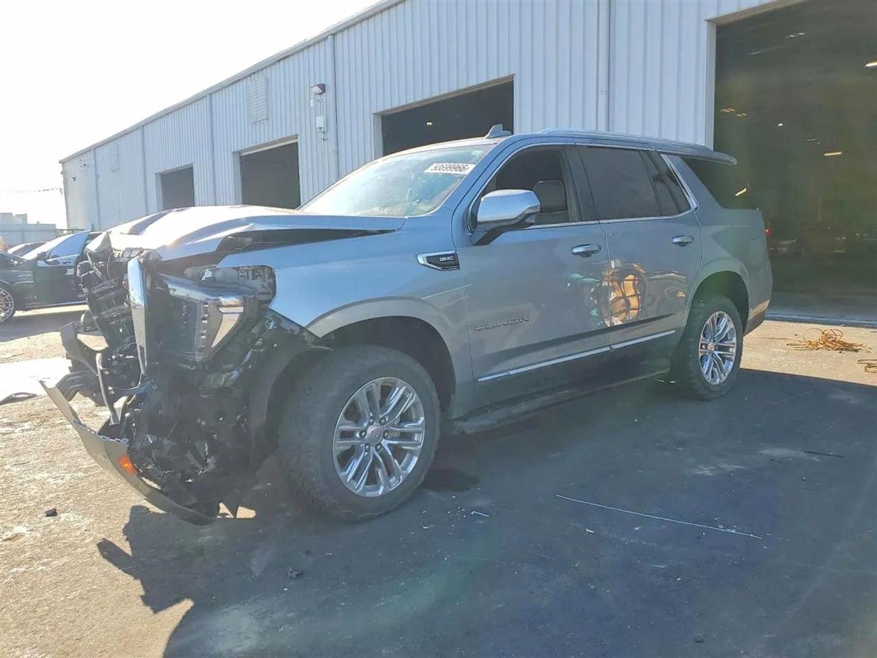 2024 GMC Yukon SLT Sport Utility 4D