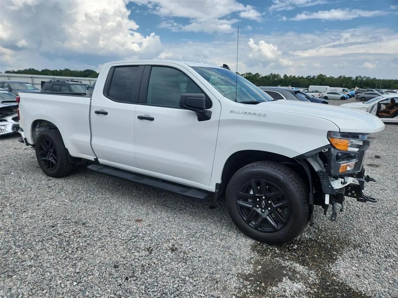 2025 Chevrolet Silverado 1500 Custom Pickup 4D 6 1/2 ft