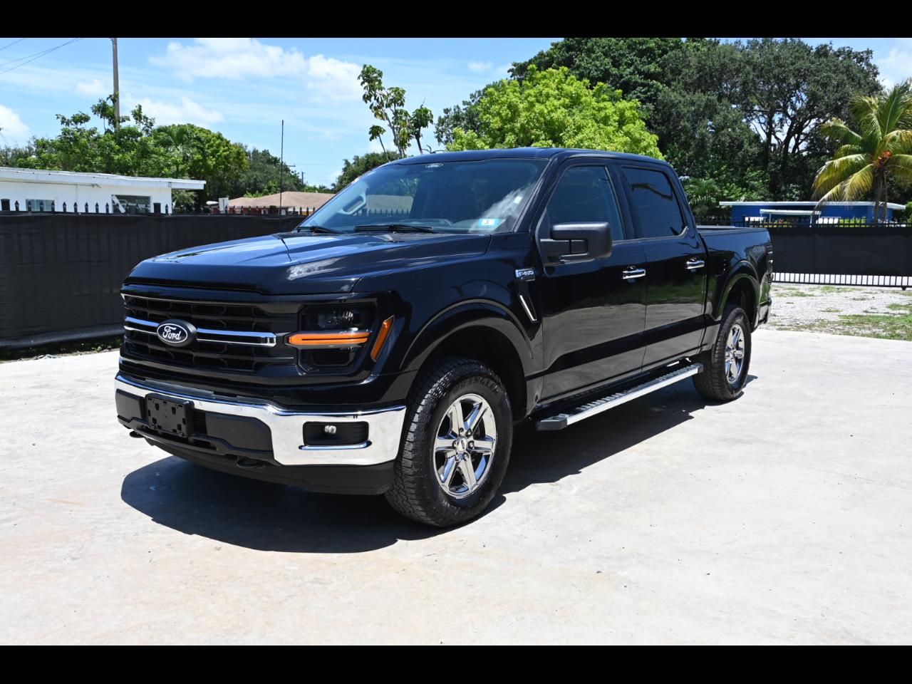 2025 Ford F-150 XLT Pickup 4D 5 1/2 ft