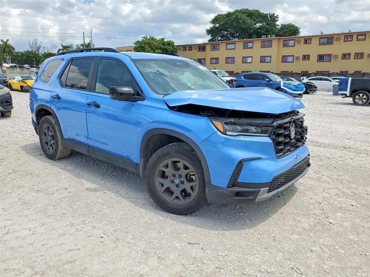 2025 Honda Pilot TrailSport SUV 4D
