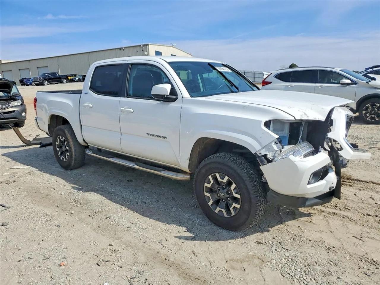 2020 Toyota Tacoma SR5 Pickup 4D 5 ft