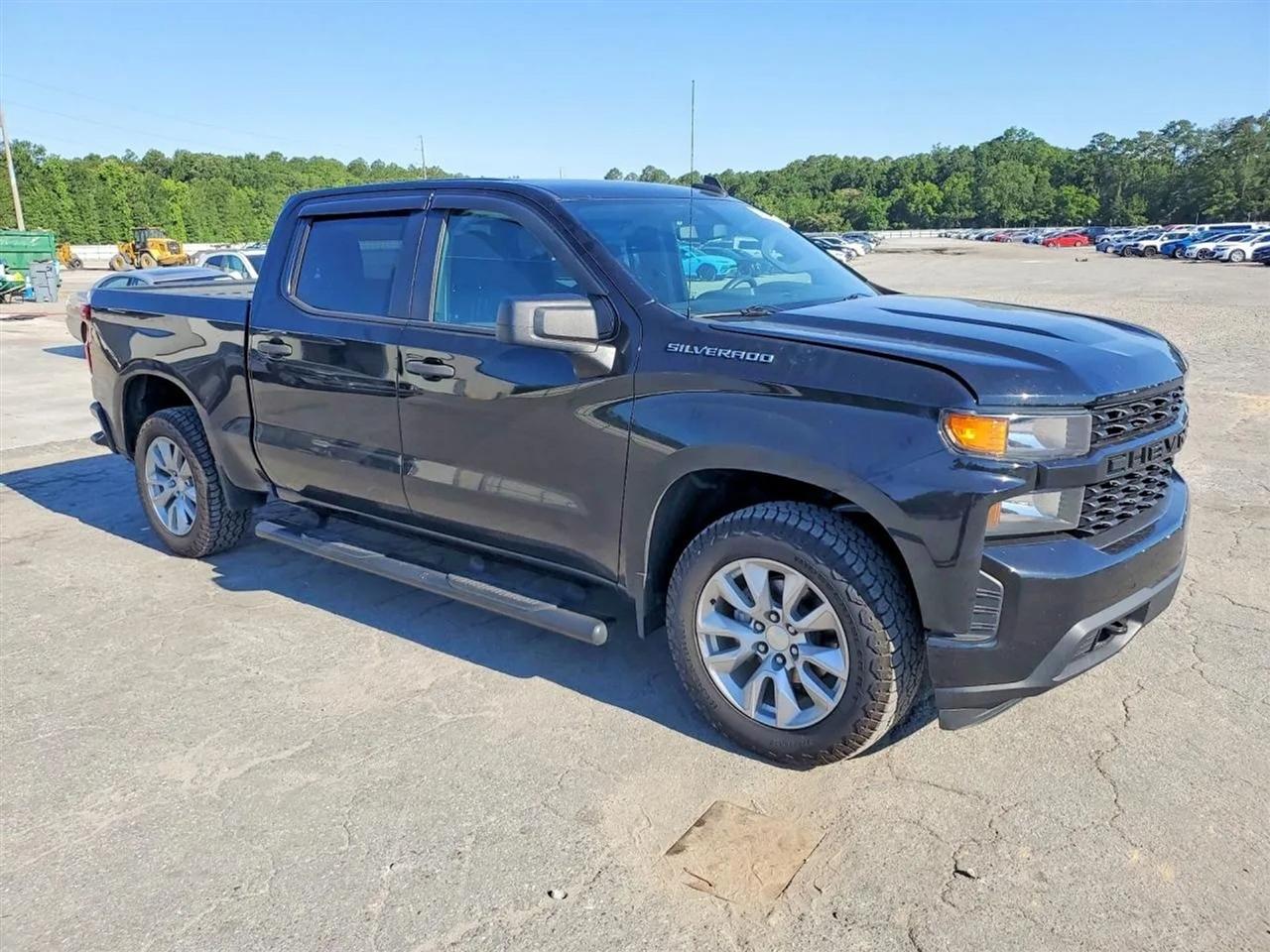 2021 Chevrolet Silverado 1500 Custom Pickup 4D 5 3/4 ft