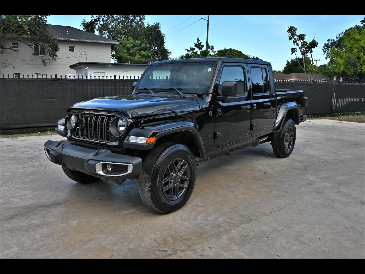 2024 Jeep Gladiator Sport S Pickup 4D 5 ft