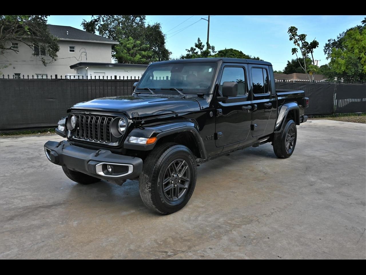 2024 Jeep Gladiator Sport S Pickup 4D 5 ft