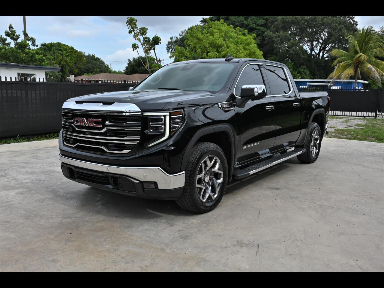 2022 GMC Sierra 1500 SLT Pickup 4D 5 3/4 ft