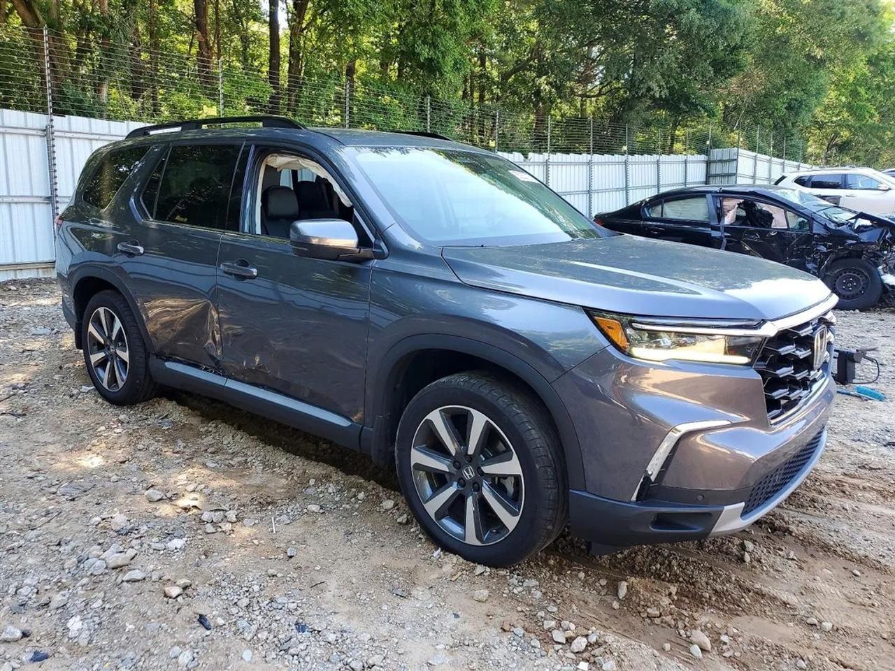 2025 Honda Pilot Touring Sport Utility 4D