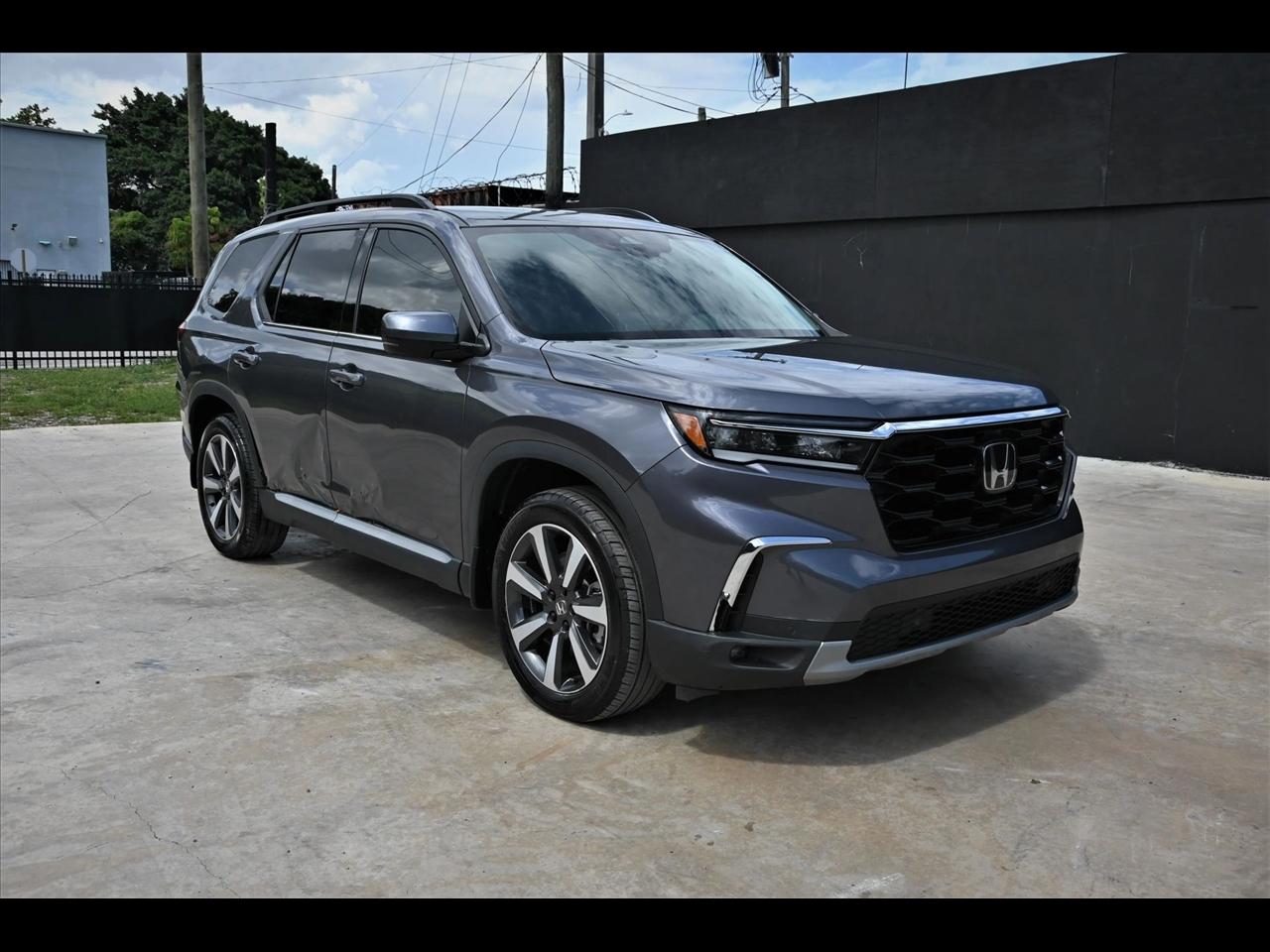 2025 Honda Pilot Touring Sport Utility 4D