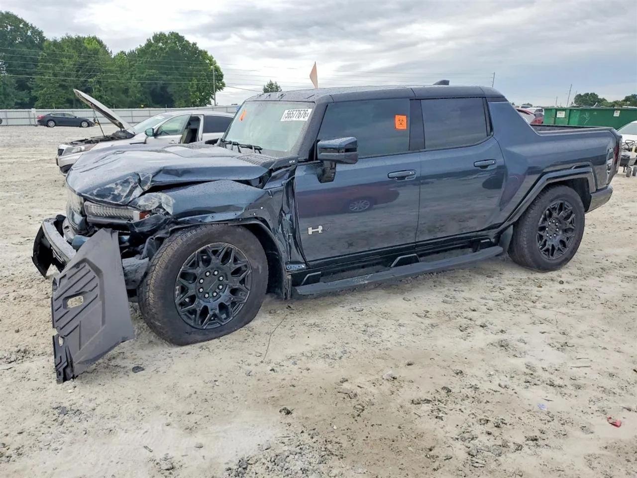2025 GMC HUMMER EV 2X Pickup 4D 5 ft