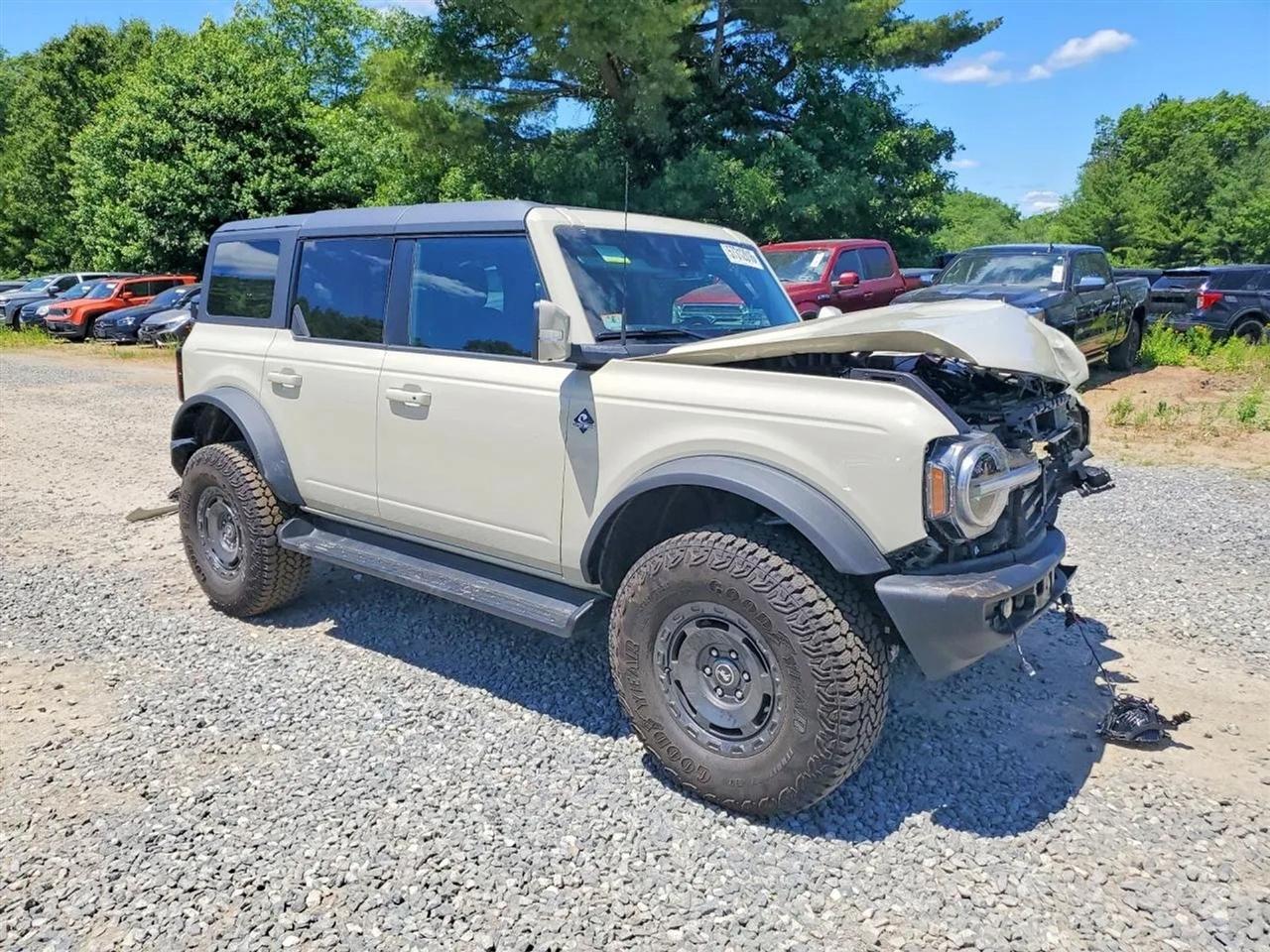 2025 Ford Bronco Outer Banks Sport Utility 4D