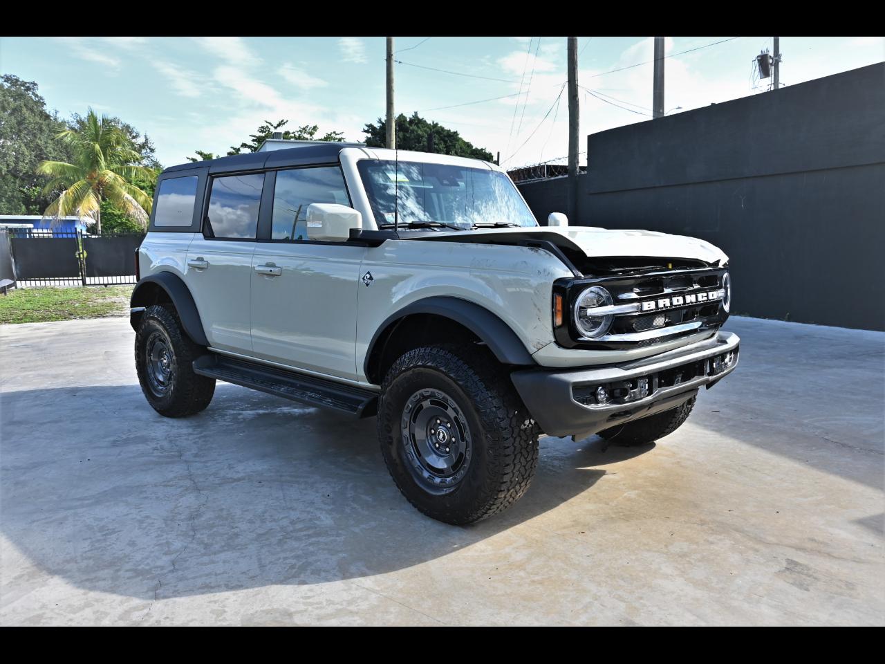 2025 Ford Bronco Outer Banks Sport Utility 4D