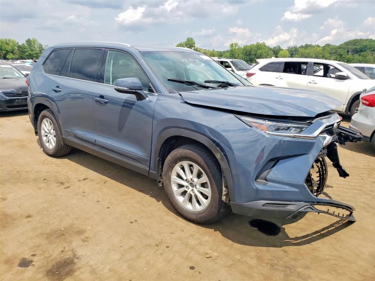 2025 Toyota Grand Highlander XLE Sport Utility 4D