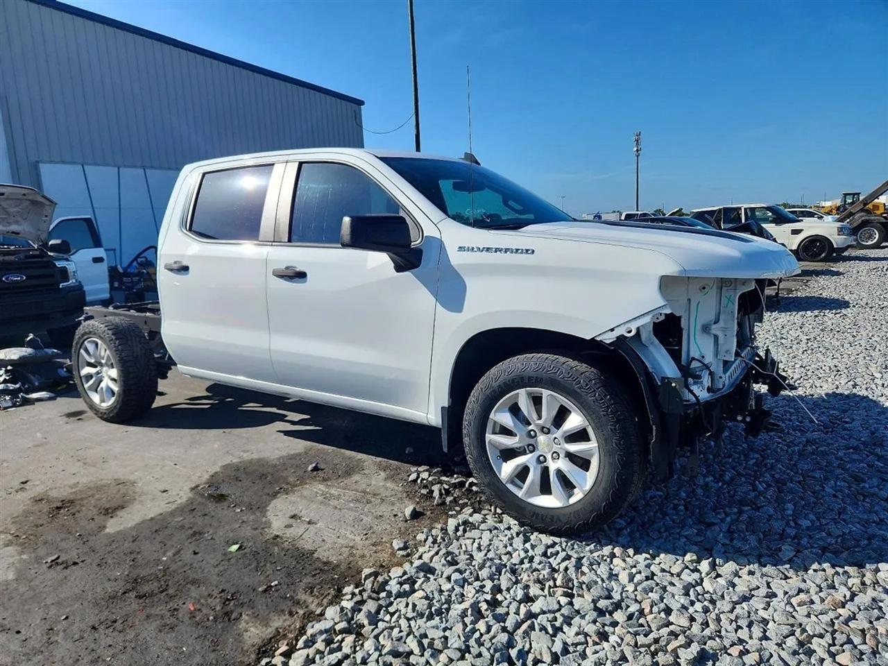 2022 Chevrolet Silverado 1500 Limited Custom Pickup 4D 5 3/4 ft