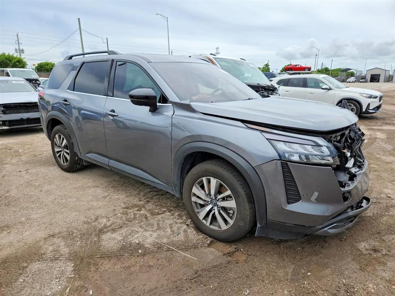 2026 Nissan Pathfinder SL Sport Utility 4D