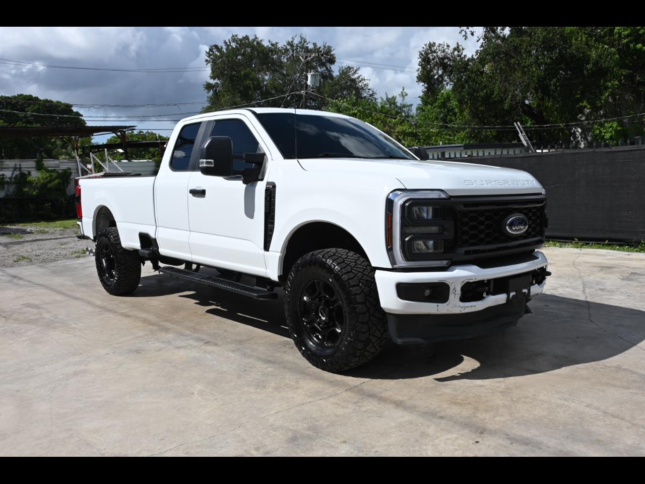 2025 Ford F-350 SD XL Pickup 4D 8 ft