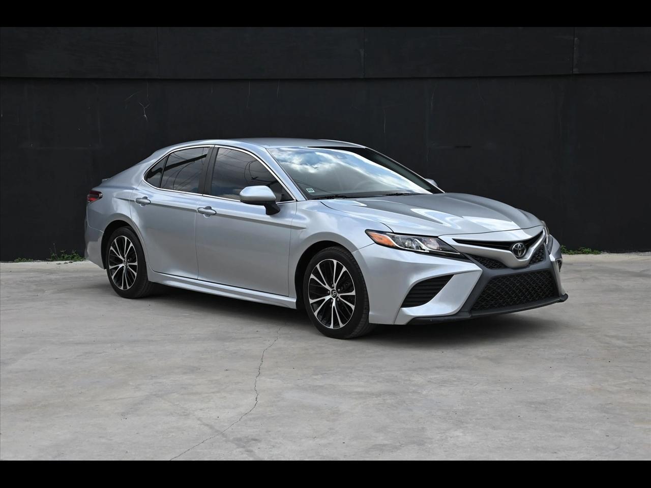 2018 Toyota Camry SE Sedan 4D