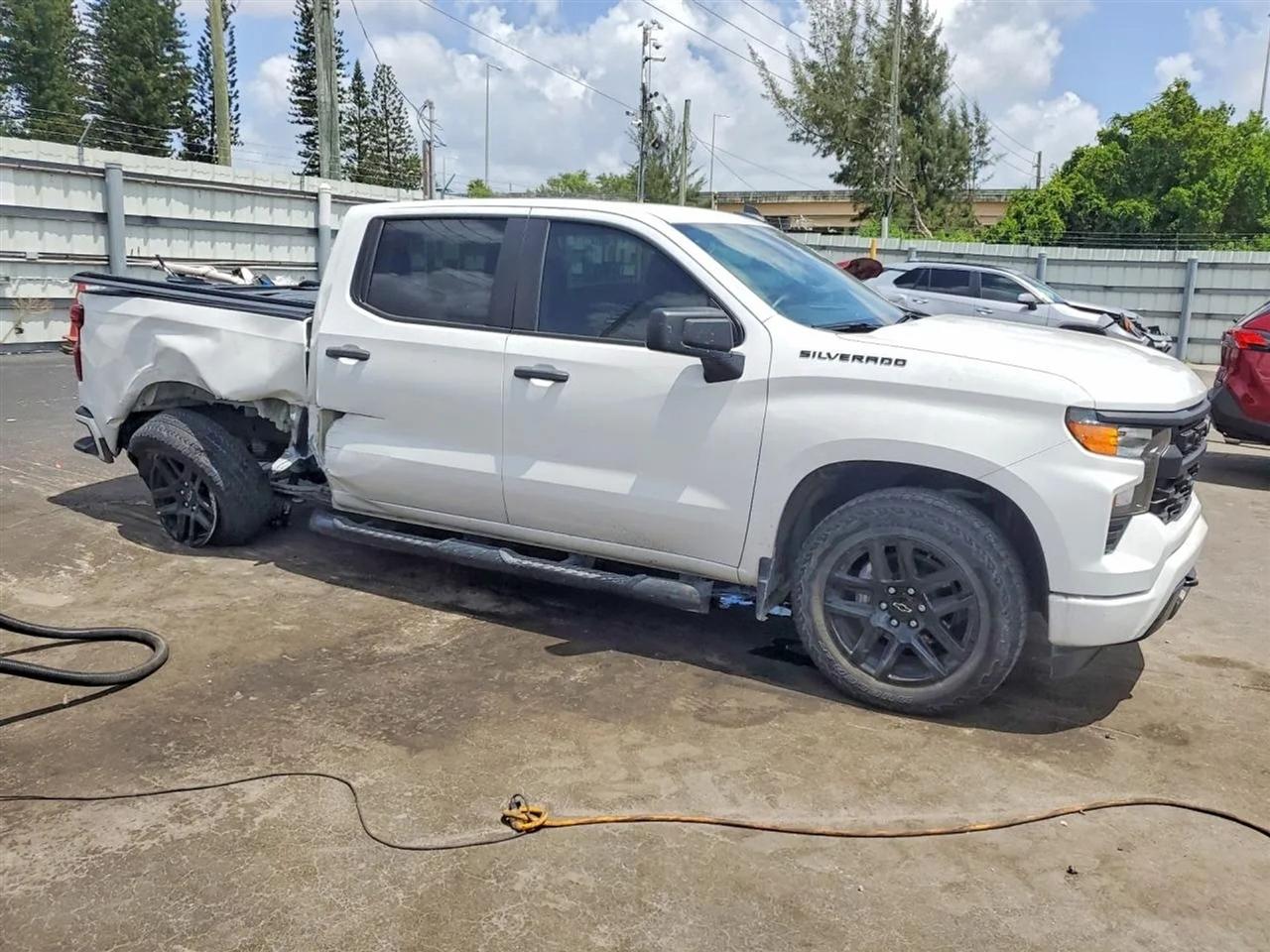 2024 Chevrolet Silverado 1500 Custom Pickup 4D 5 3/4 ft