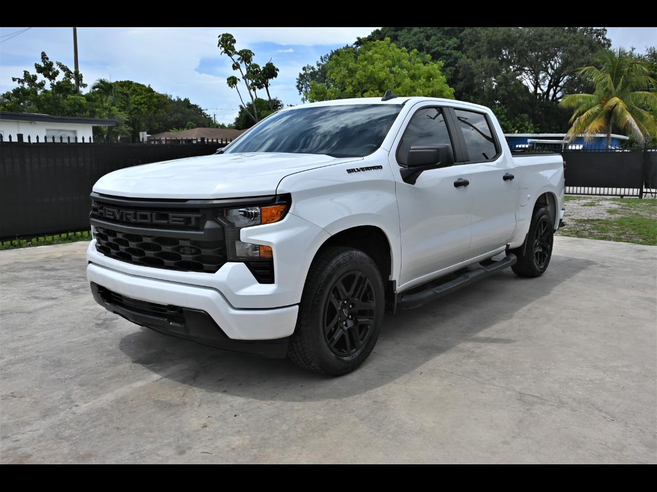 2024 Chevrolet Silverado 1500 Custom Pickup 4D 5 3/4 ft