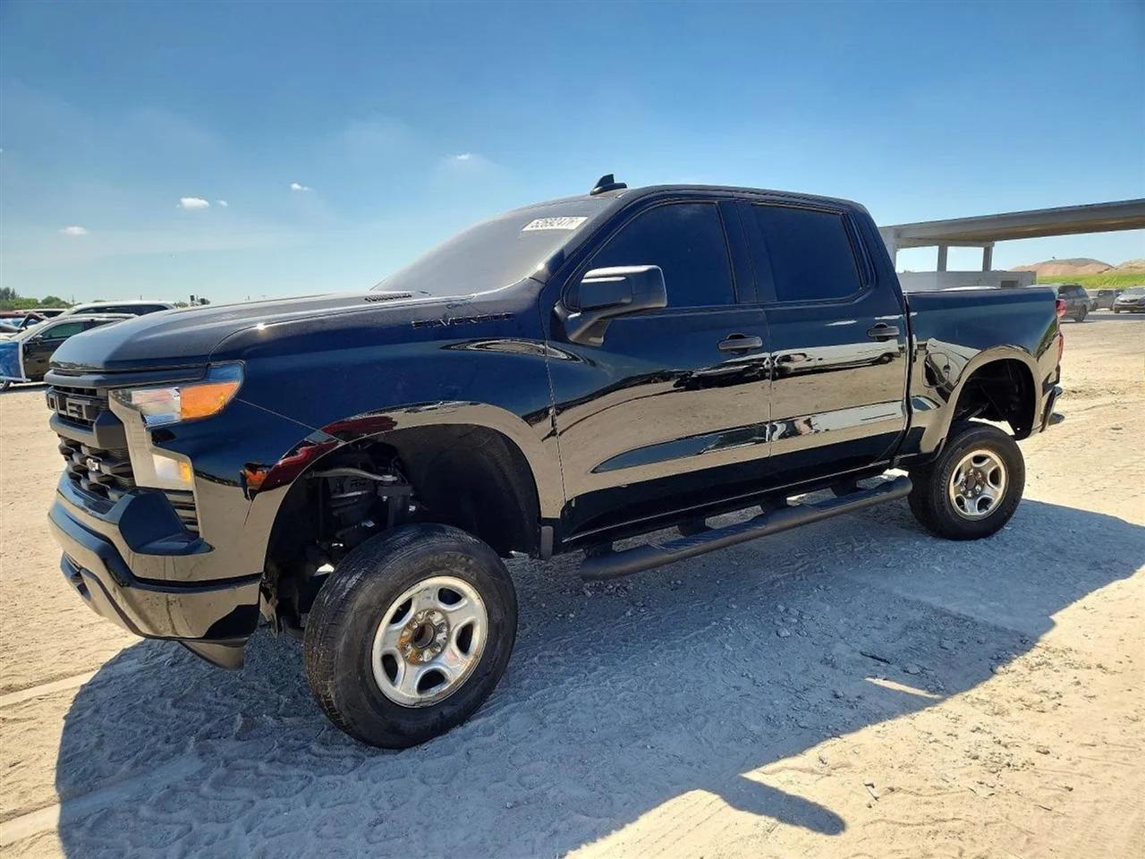 2024 Chevrolet Silverado 1500 Custom Pickup 4D 5 3/4 ft
