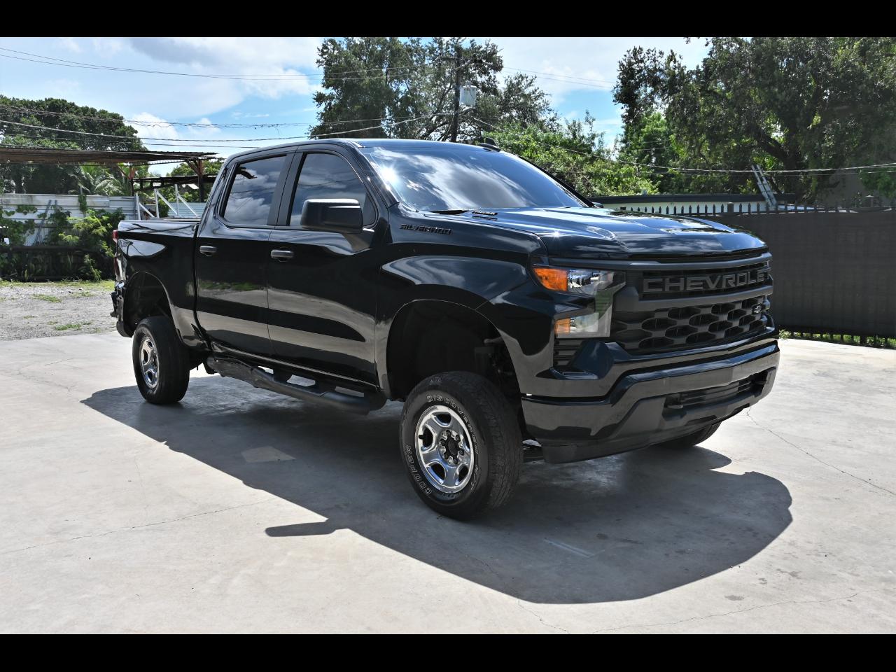 2024 Chevrolet Silverado 1500 Custom Pickup 4D 5 3/4 ft