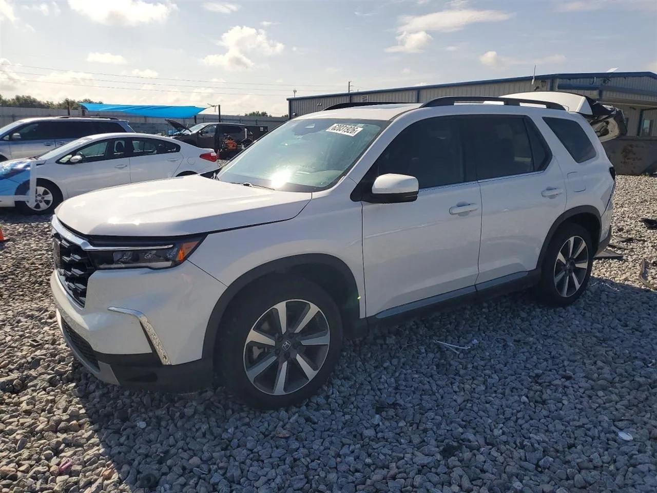 2025 Honda Pilot Touring Sport Utility 4D