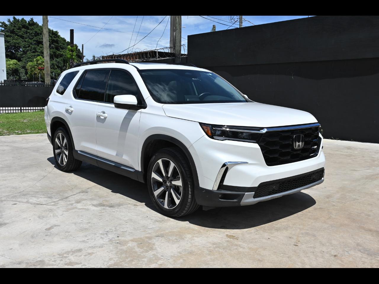 2025 Honda Pilot Touring Sport Utility 4D