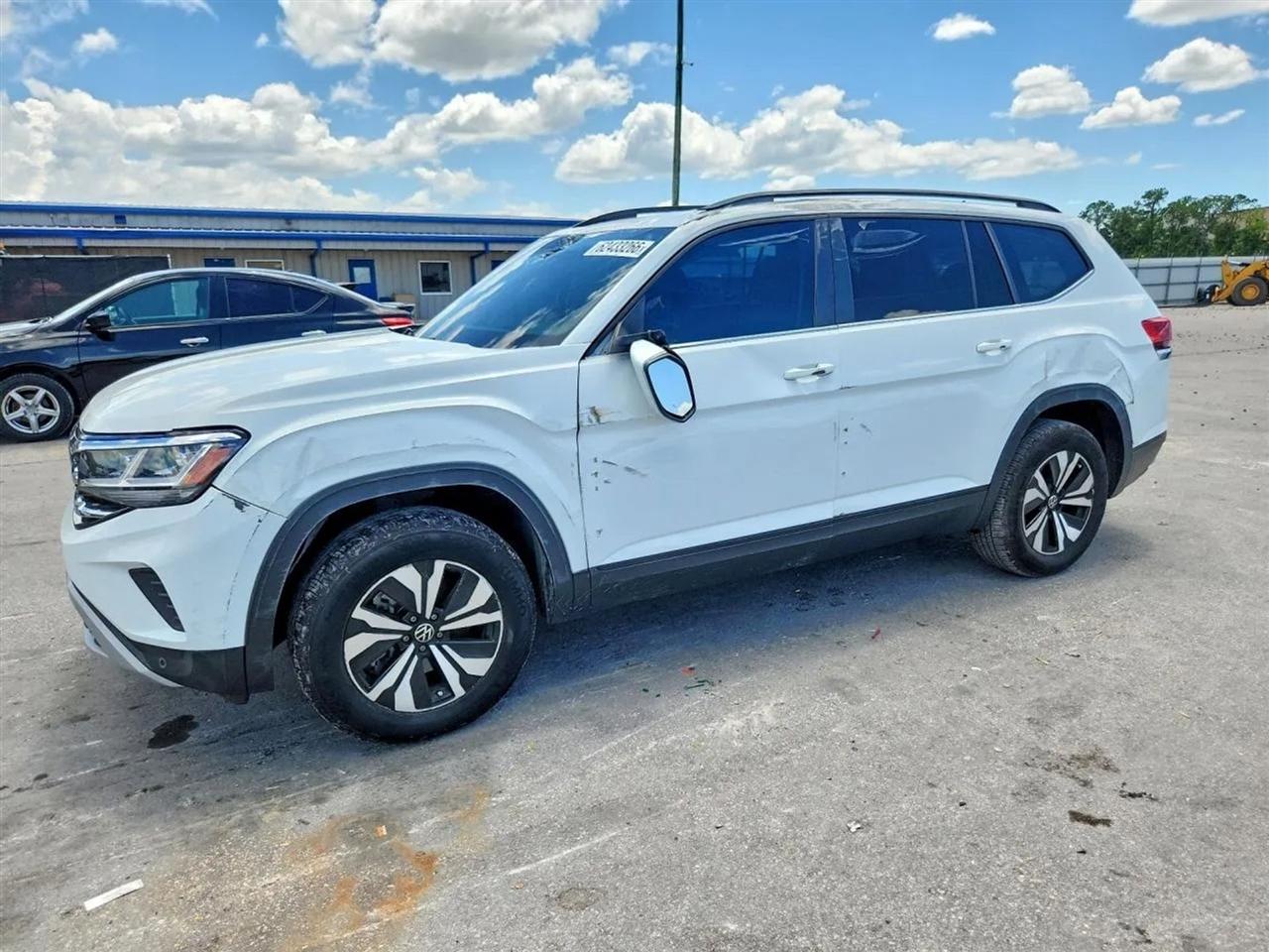 2023 Volkswagen Atlas SE w/Tech Pkg Sport Utility 4D
