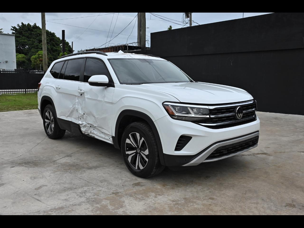2023 Volkswagen Atlas SE w/Tech Pkg Sport Utility 4D