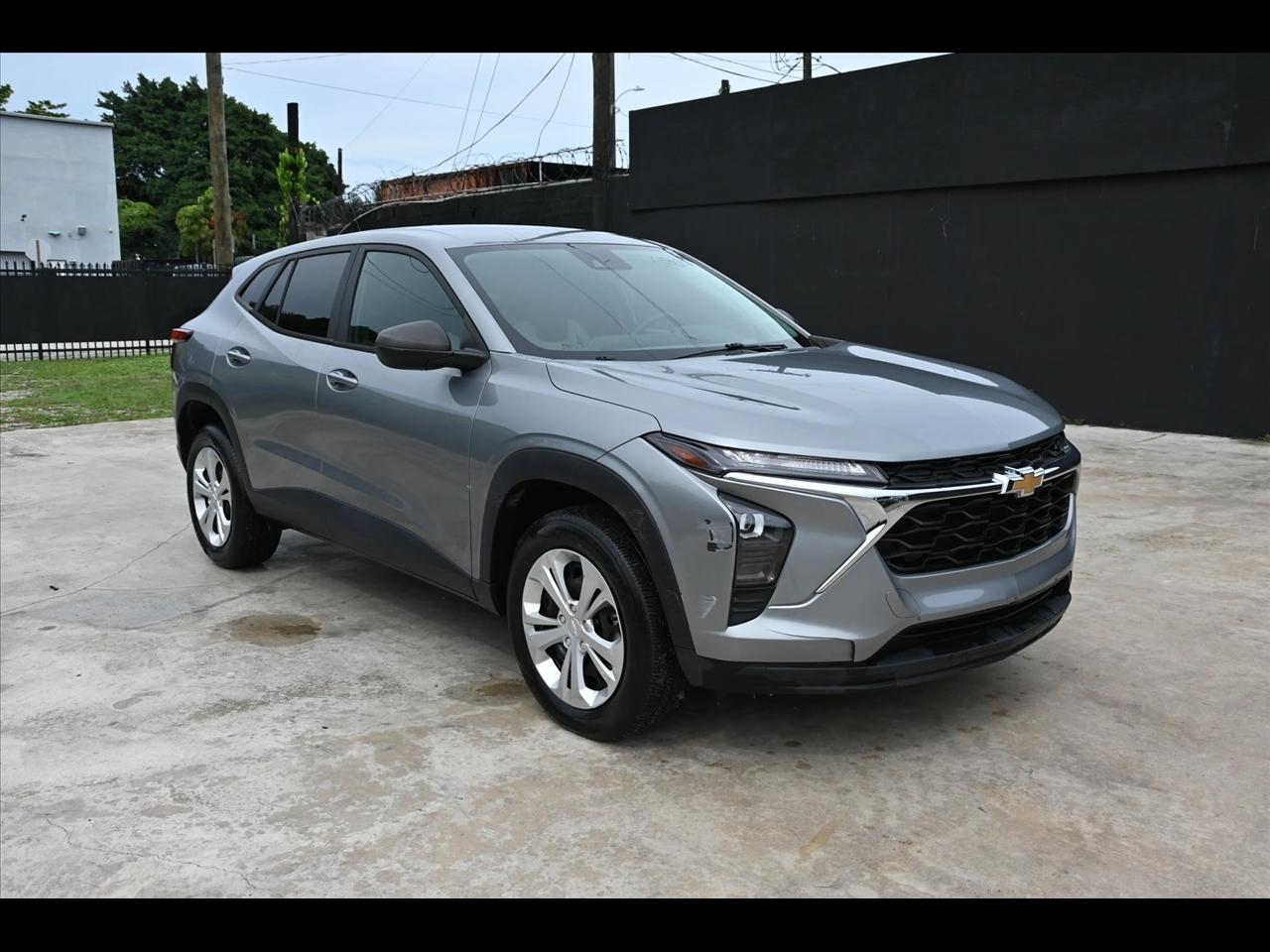 2024 Chevrolet Trax LS Sport Utility 4D