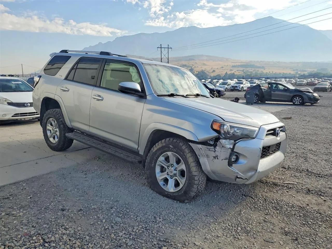 2022 Toyota 4Runner SR5 Sport Utility 4D