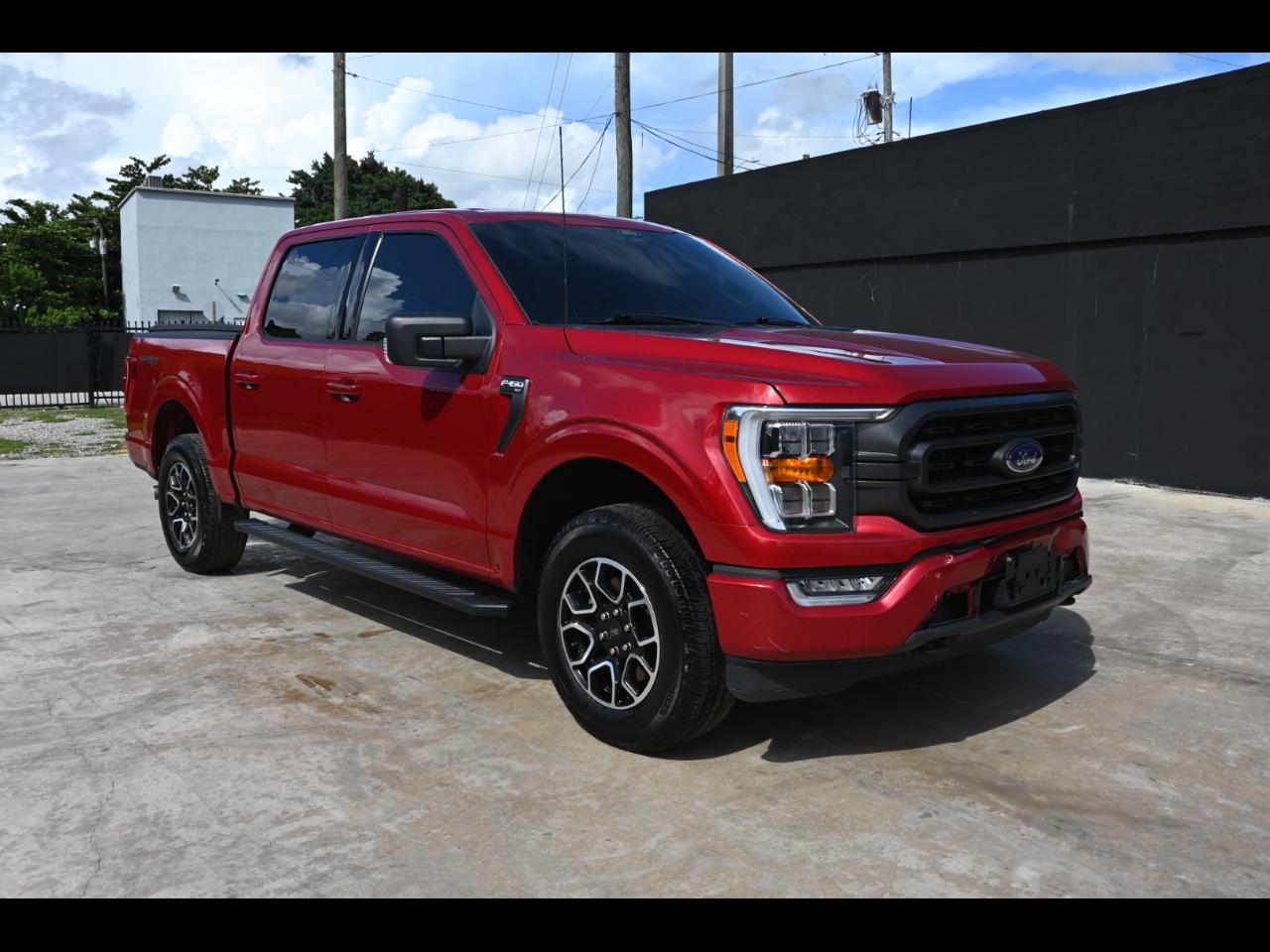 2022 Ford F-150 XLT Pickup 4D 5 1/2 ft