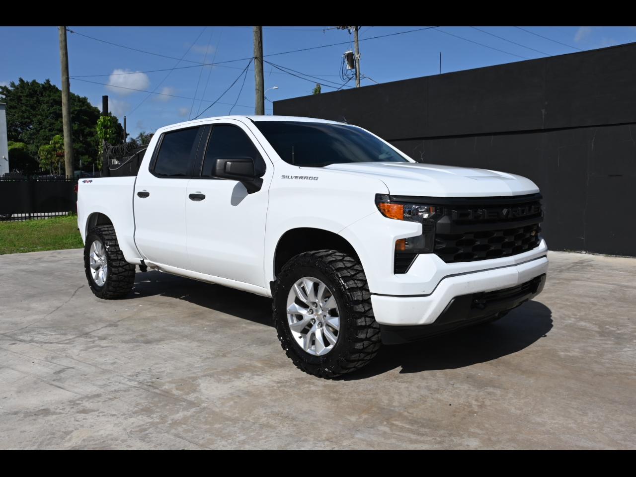 2024 Chevrolet Silverado 1500 Custom Pickup 4D 5 3/4 ft