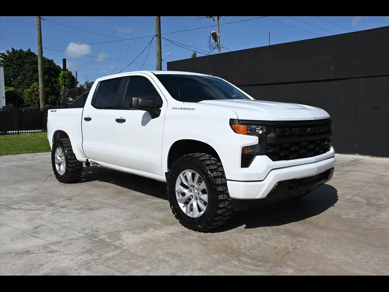 2024 Chevrolet Silverado 1500 Custom Pickup 4D 5 3/4 ft