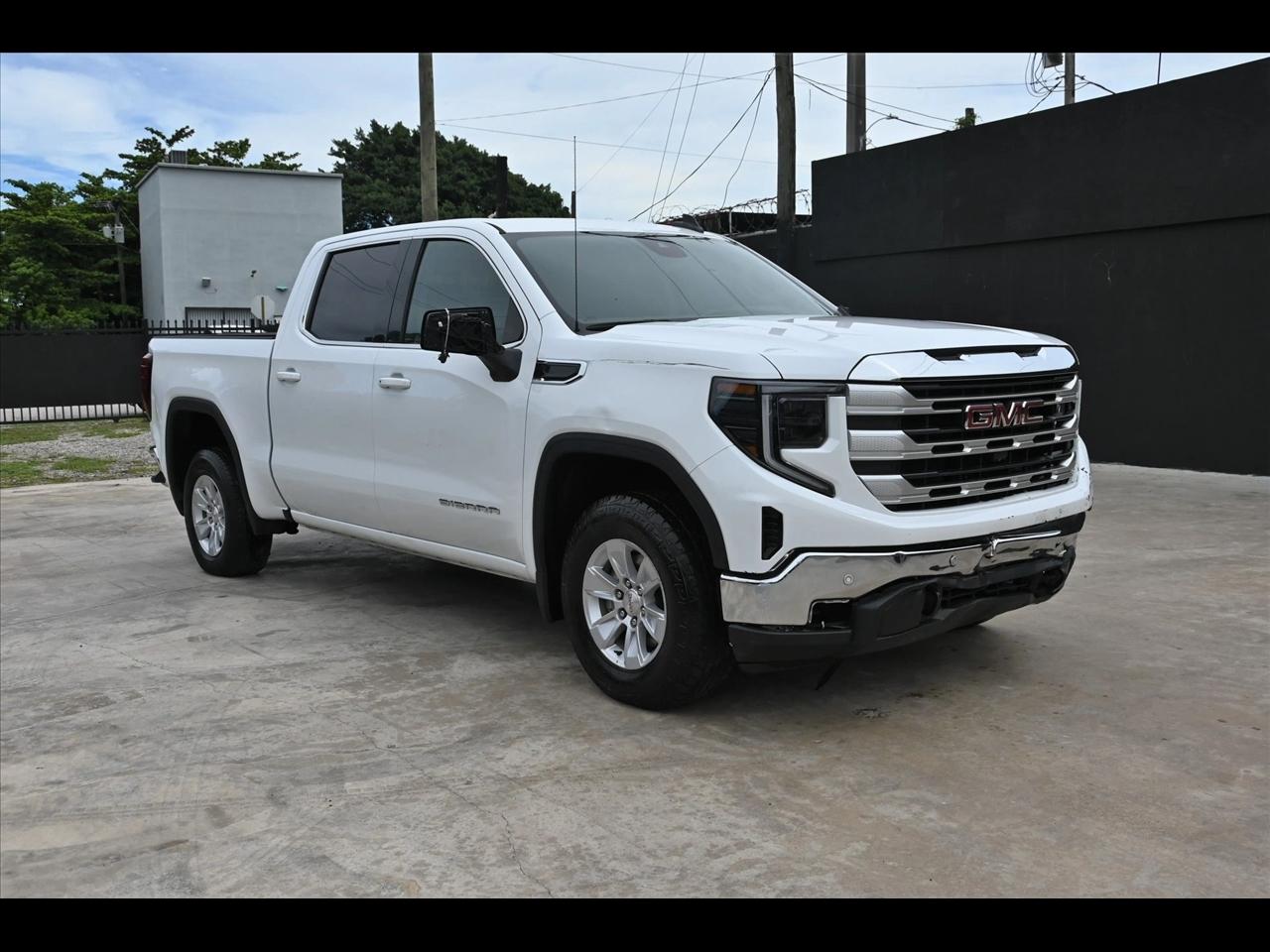 2024 GMC Sierra 1500 SLE Pickup 4D 5 3/4 ft