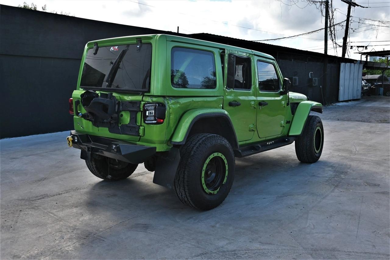 Jeep Wrangler photo 4