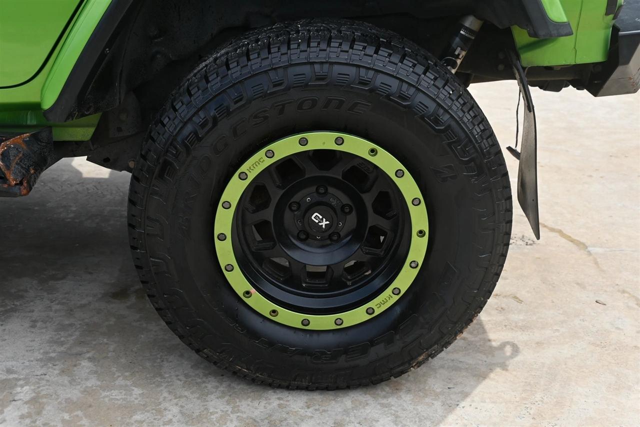 Jeep Wrangler photo 9
