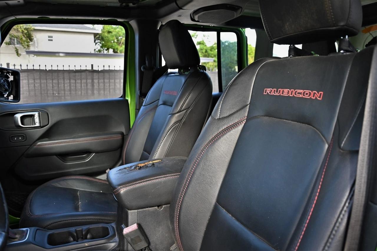 Jeep Wrangler photo 12