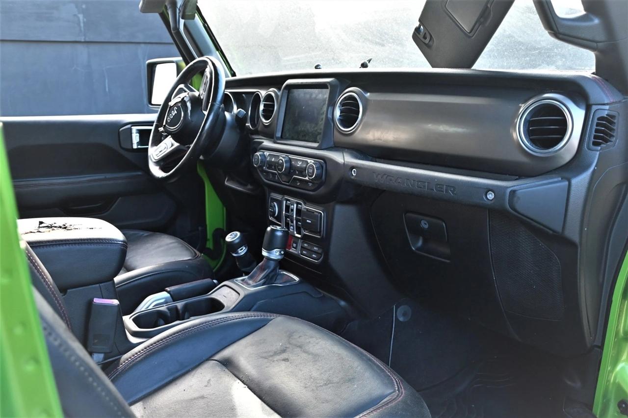 Jeep Wrangler photo 14