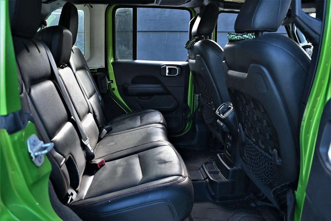 Jeep Wrangler photo 15