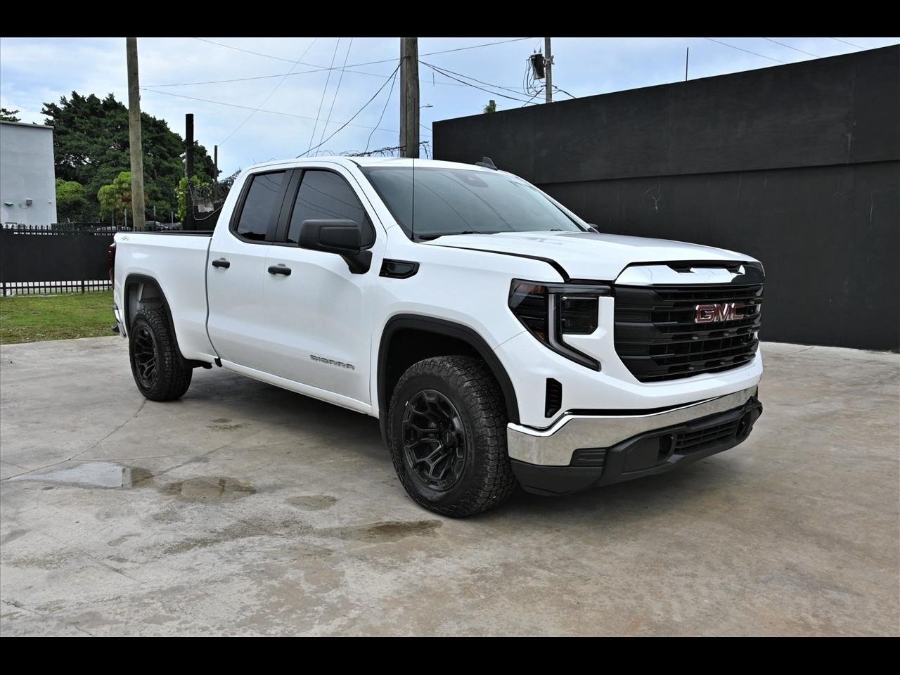 2024 GMC Sierra 1500 Pro Pickup 4D 6 1/2 ft