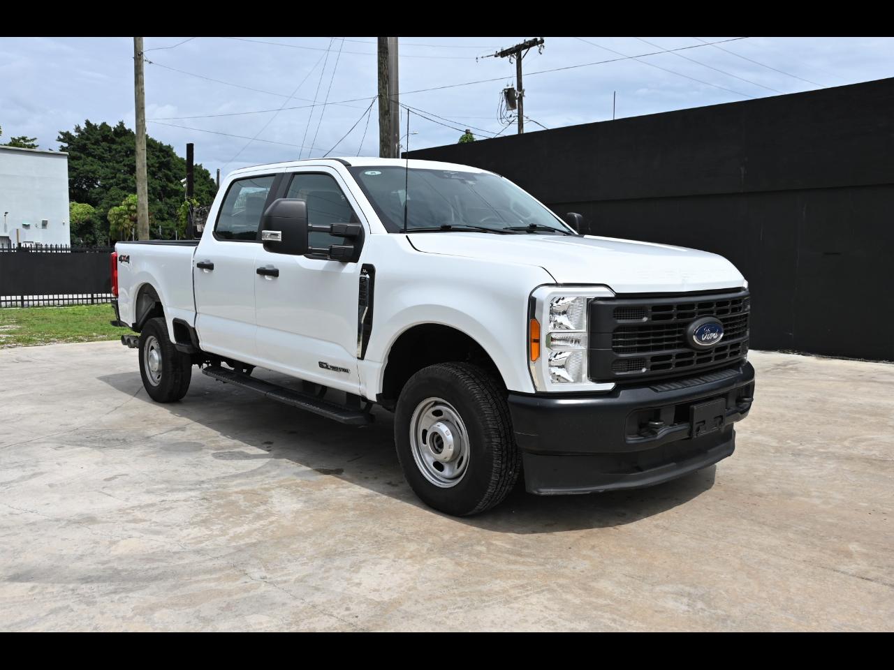 2023 Ford F-250 SD XL Pickup 4D 6 3/4 ft