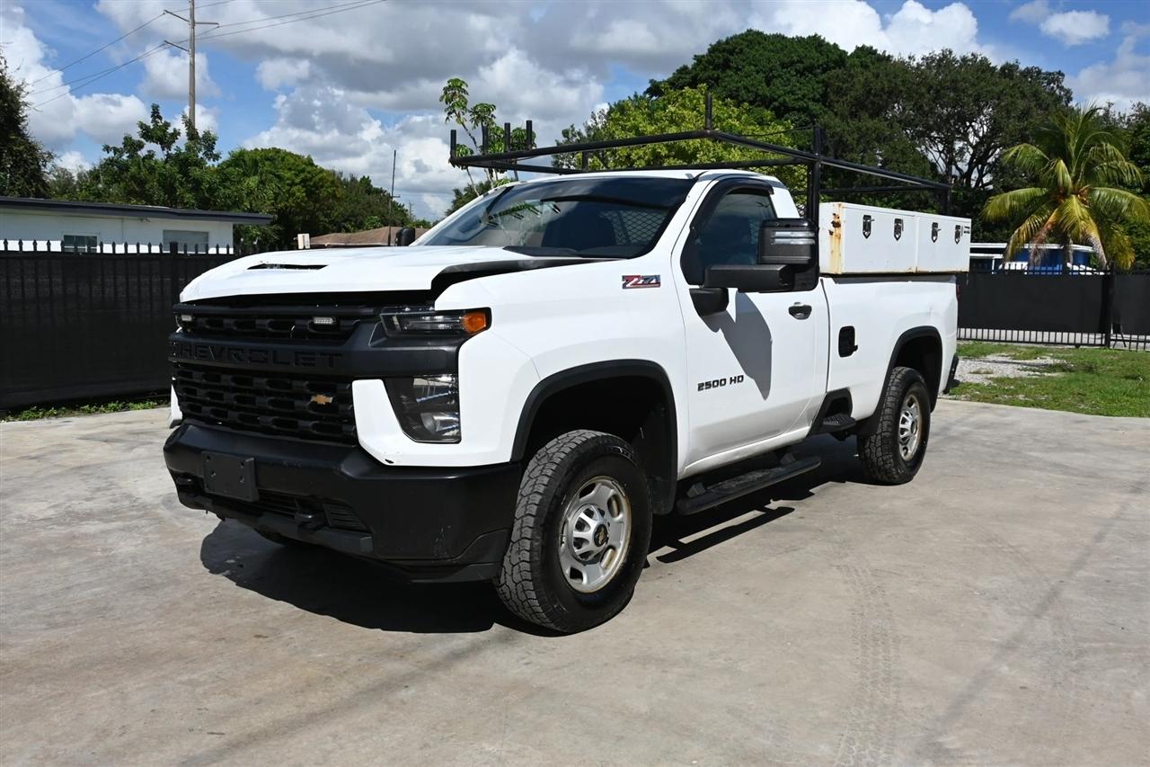 Chevrolet Silverado photo 2