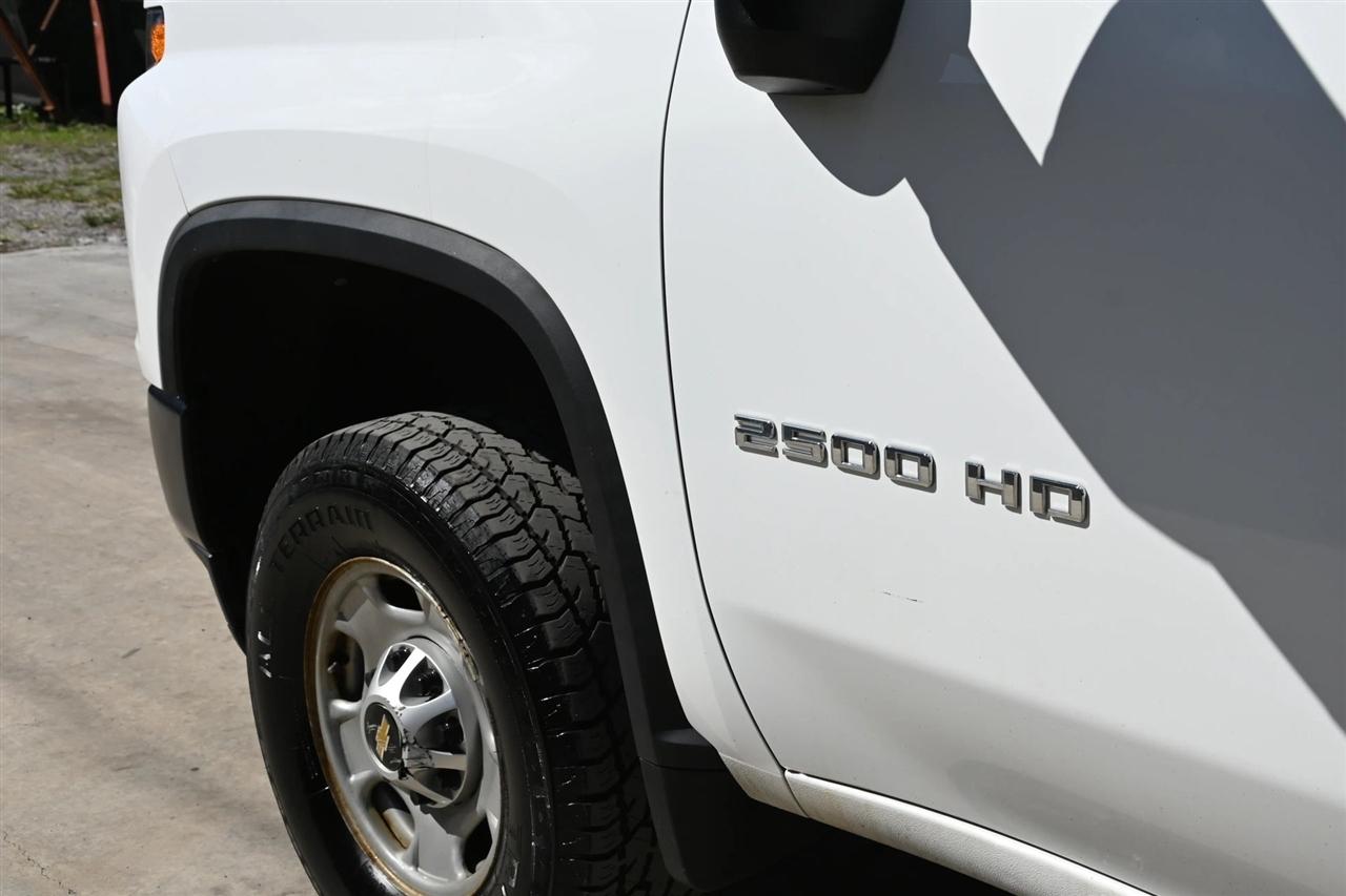 Chevrolet Silverado photo 9
